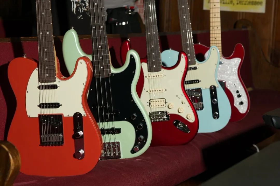 Your Guide to Choosing the Right Guitar