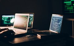 Random Gradient Boosting with XGBoost and Scikit-Learn