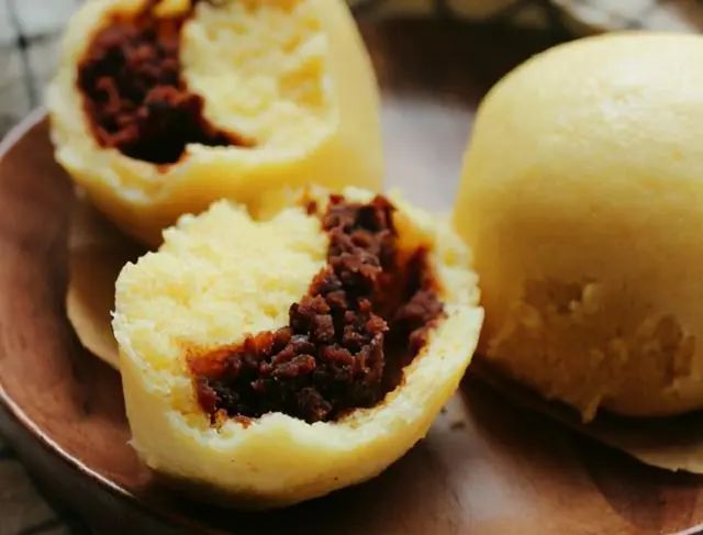 Red Bean and Cornmeal Steamed Buns Recipe