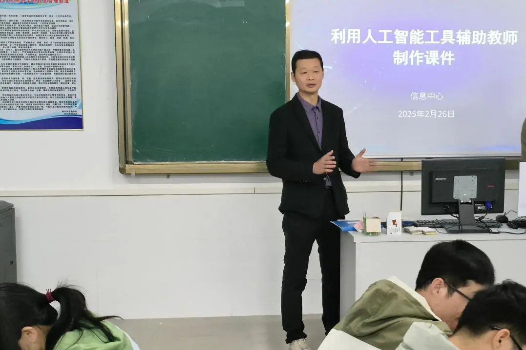 Exploring Generative AI Tools to Empower Teachers in Efficient Courseware Production