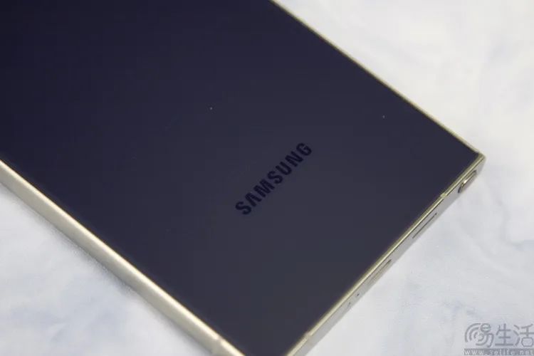 Generative AI in Smartphones: The Last Chance for Traditional Software Companies